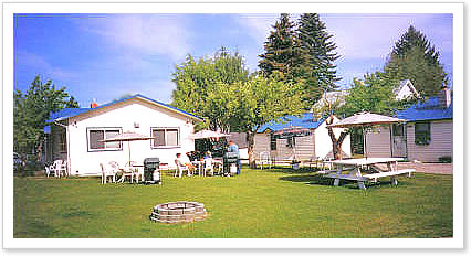 Kings Motel courtyard
